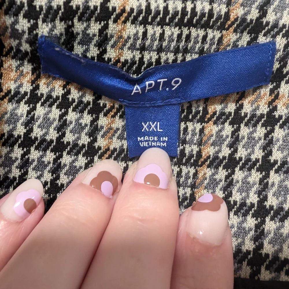 Apt. 9 Houndstooth Blazer in Black and Cream - Picture 4 of 5